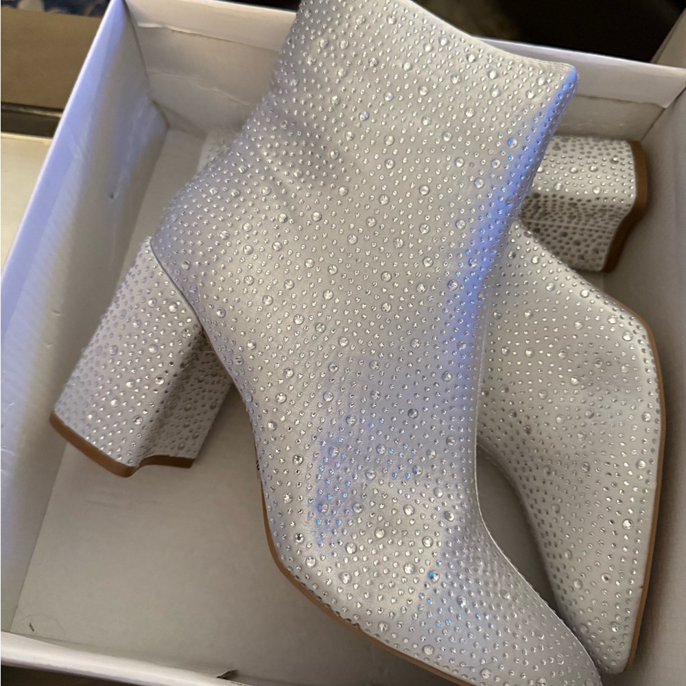 Qupid Sparkling Silver Heeled Boots